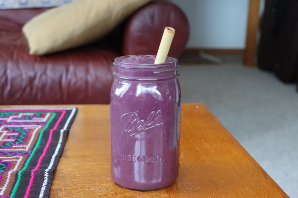 THE GREEN + BLUE = PURPLE SMOOTHIE!